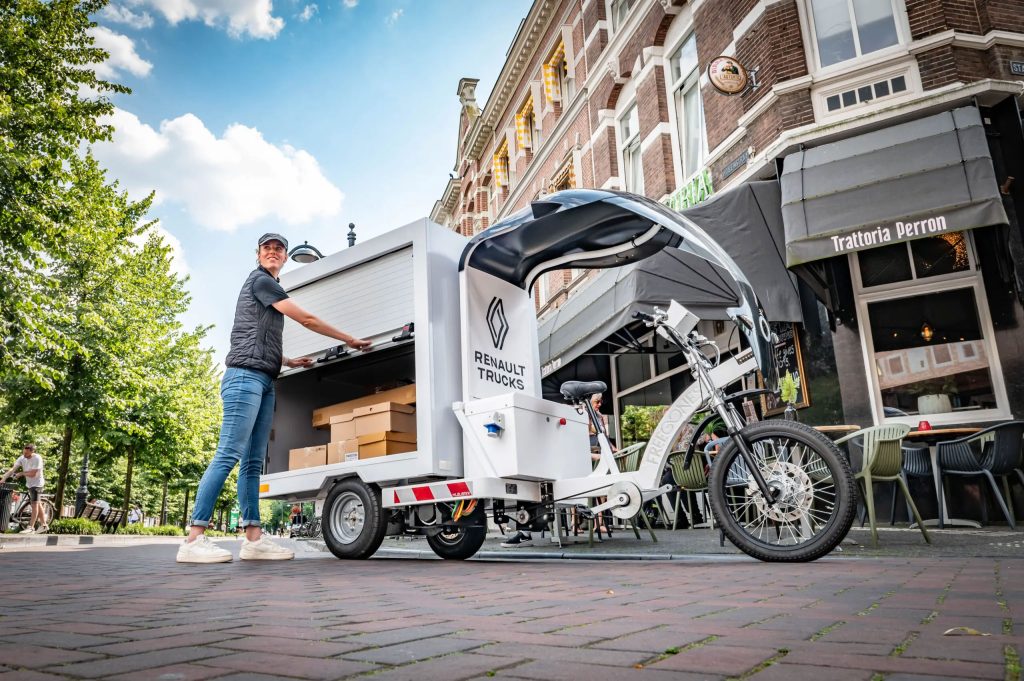 Le Kleuster Box Freegônes dans les rues de Paris
