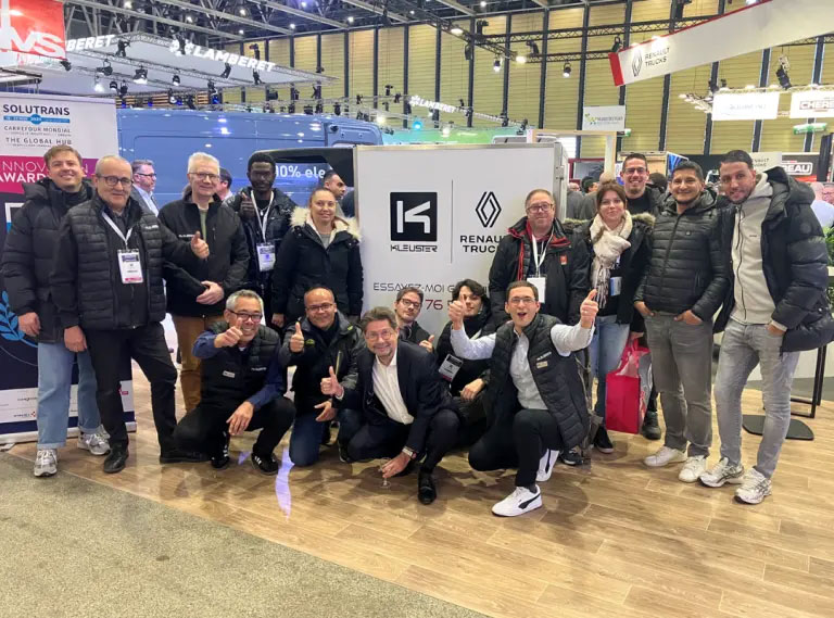 Kleuster, le fabricant français de vélos cargo électriques en partenariat avec Renault Trucks, annonce aujourd’hui que le Kleuster 350 a reçu l’I-nnovation Award dans la catégorie vélo cargo à SOLUTRANS 2025, le salon de référence européen pour les solutions de transport routier et urbain.