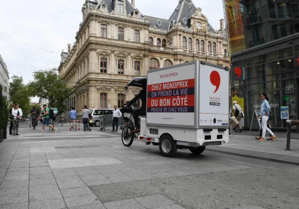 Vélo cargo frigorifique livraison alimentaire